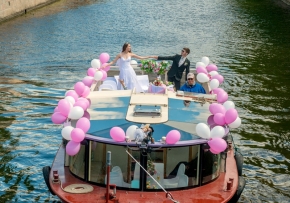 Теплоход "Добрый ветер"